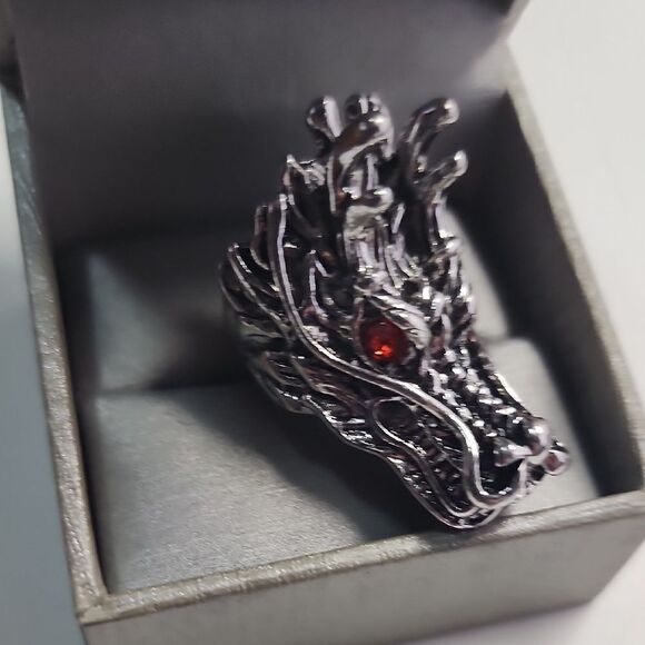 Silver Dragon Ring with Red Rhinestone Eyes Size 7.75 - Picture 1 of 4